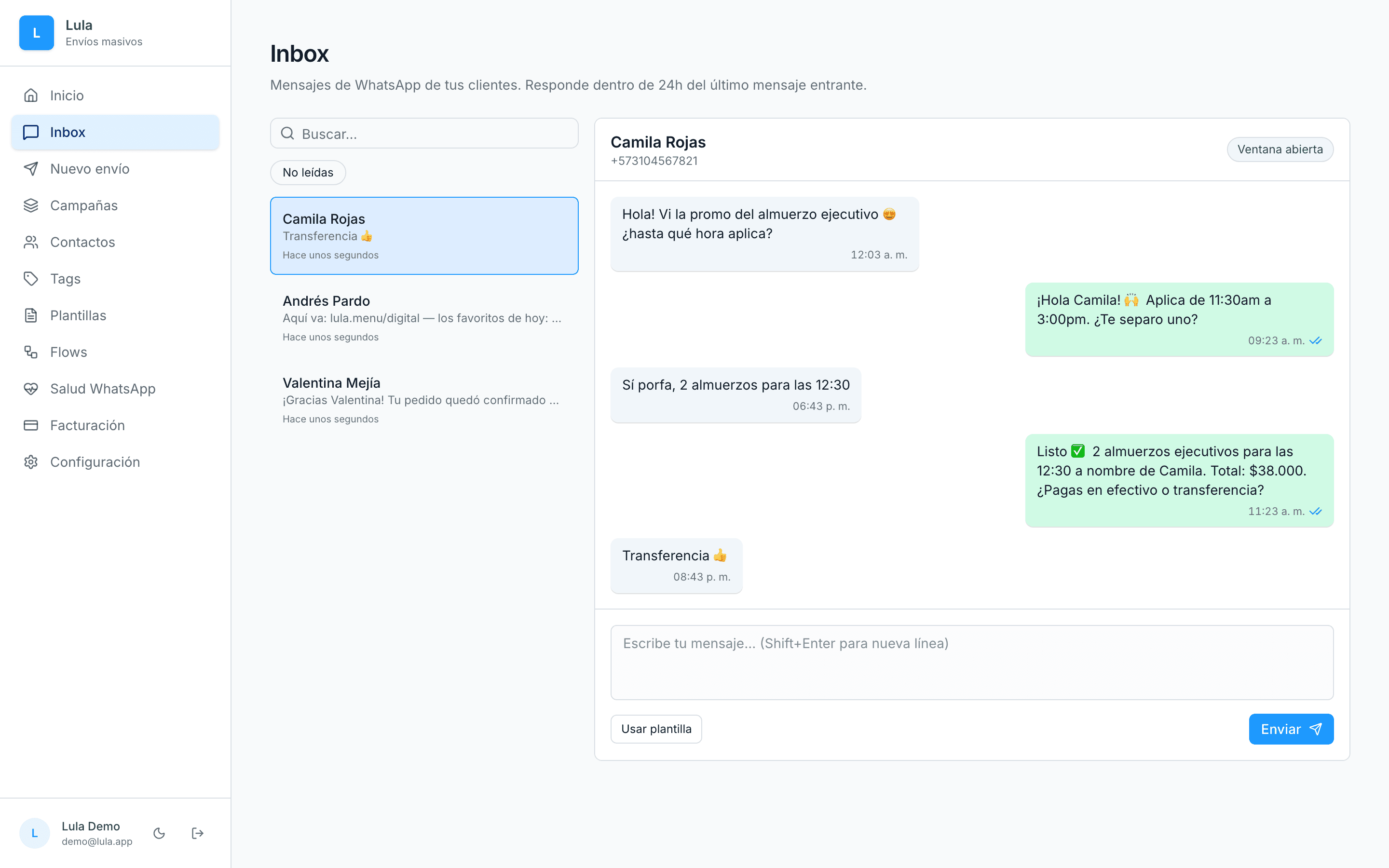 Conversación WhatsApp con cliente en tiempo real